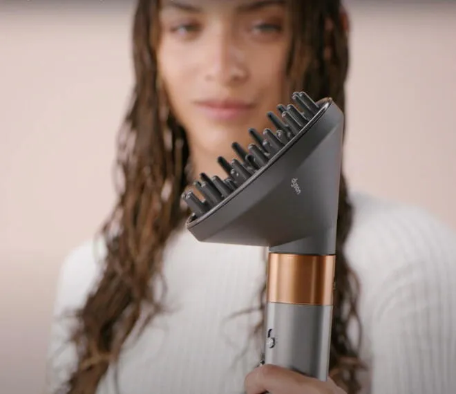 Чим фен Dyson відрізняється від стайлера?